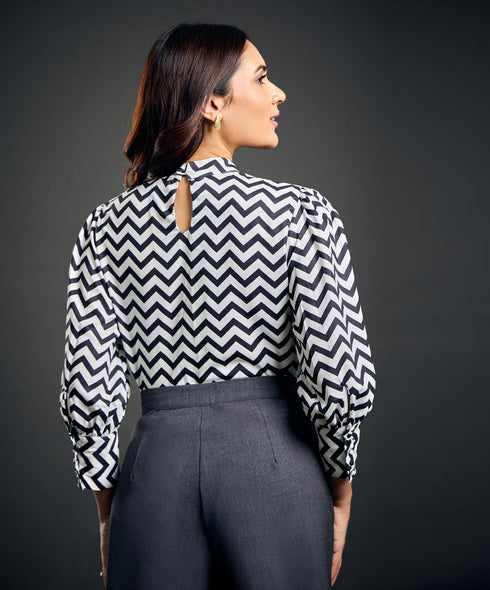 Round Standing Collar Half Sleeve Top