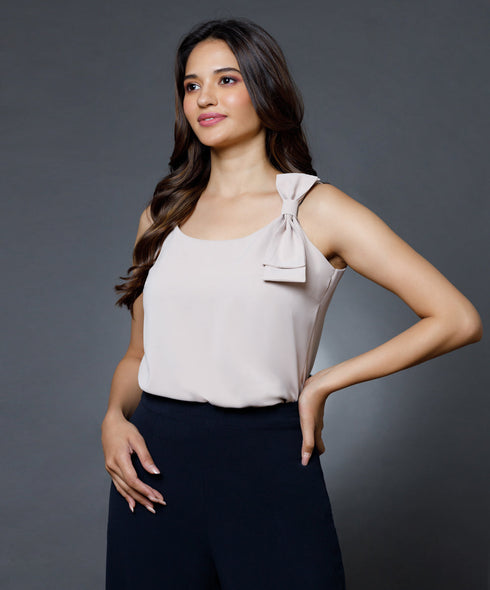 Side bow detailed beige top
