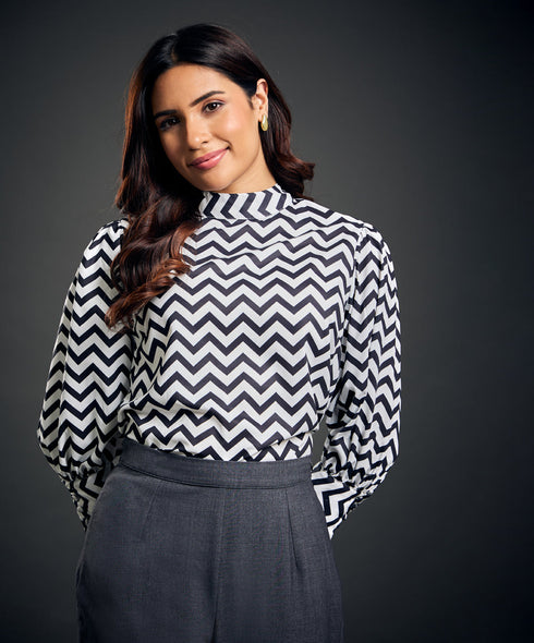 Round Standing Collar Half Sleeve Top