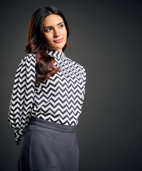 Round Standing Collar Half Sleeve Top