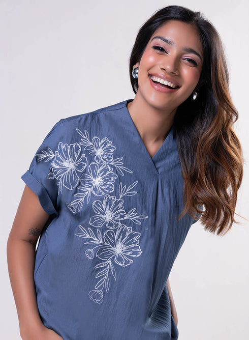 Line Aligned Floral Embroidered Top