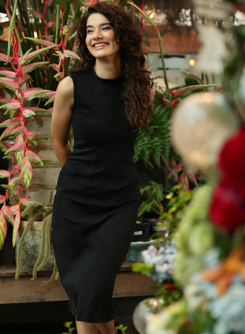 Black Sleeveless Long Length Denim Dress