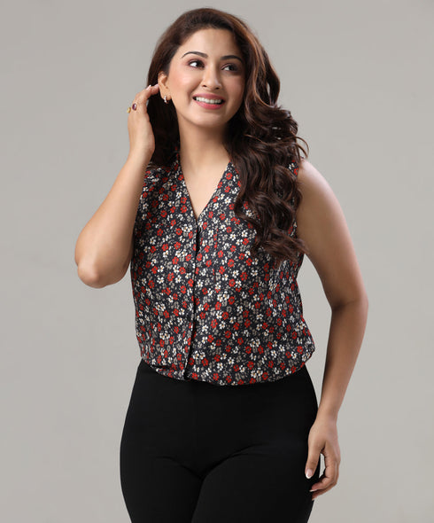 Sleeveless Front Buttoned Printed Top