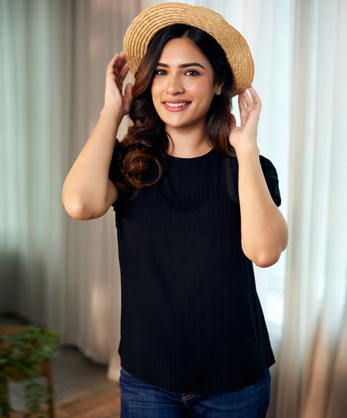 Trim Attached Short Sleeve Black Top