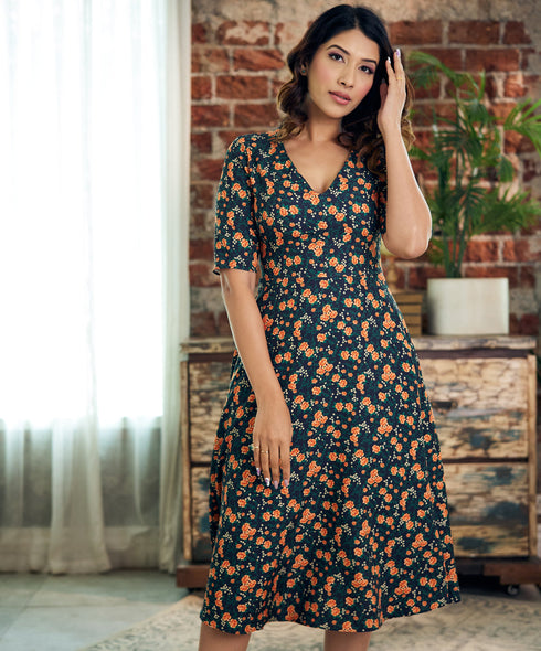 Elegant Swing Waistline Statement Dress