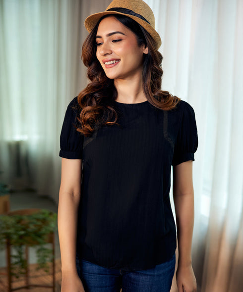 Trim Attached Short Sleeve Black Top
