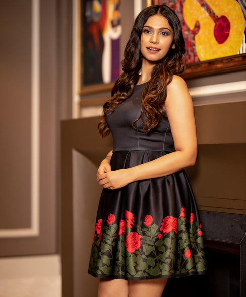Red Rose Border Printed Black Sleeveless Dress