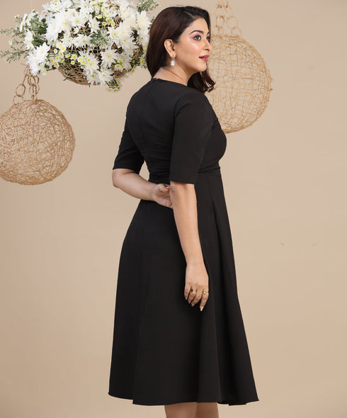 Elegant Swing Waistline Statement Black Dress